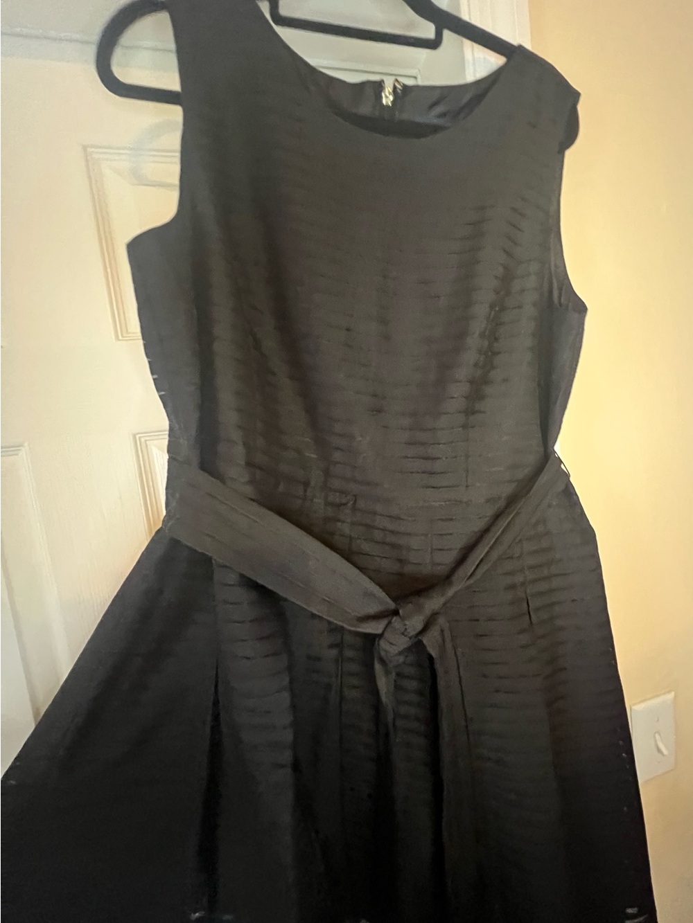 Tommy Hilfiger Classic Black Sleeveless Fit-and-Flare Dress with Waist Tie